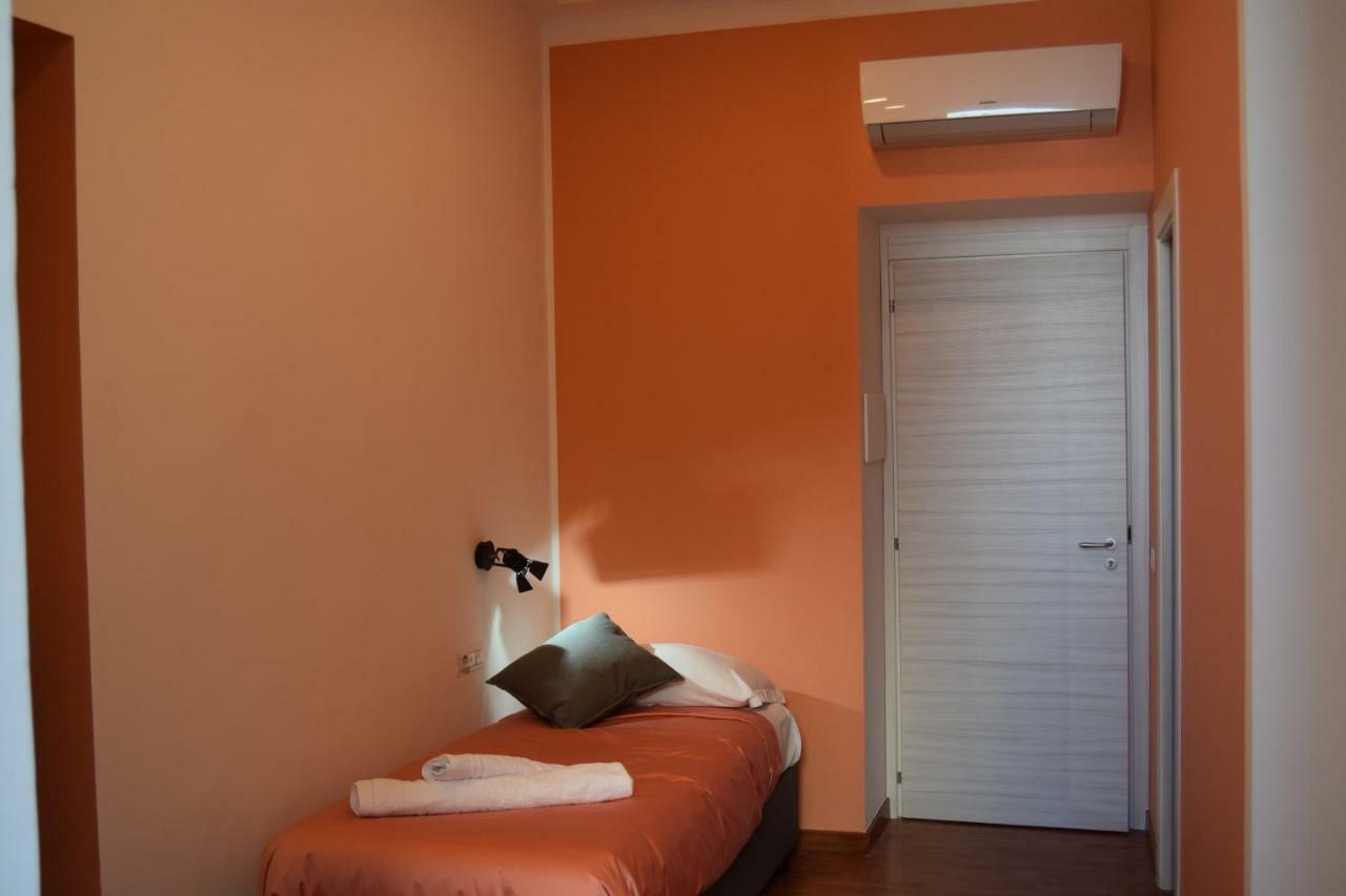 B&B Monserrato เนเปิลส์ ภายนอก รูปภาพ